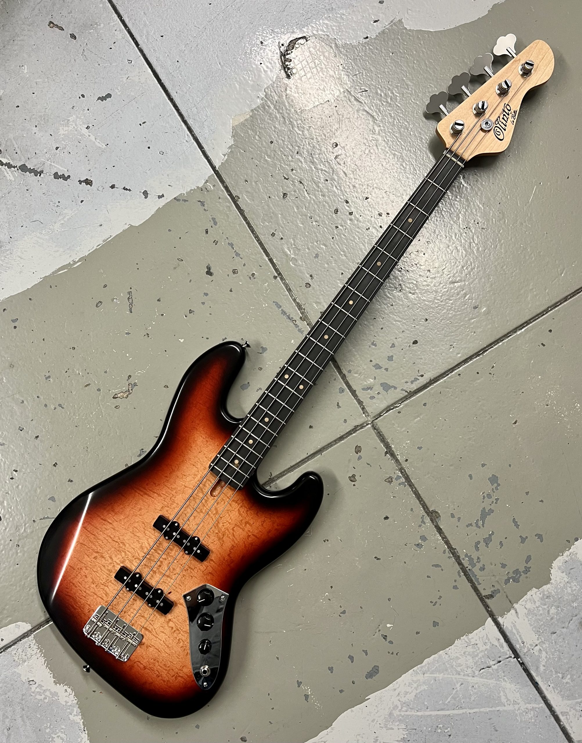 #J4-2123 Olinto 4-String Jazz Bass - Burst