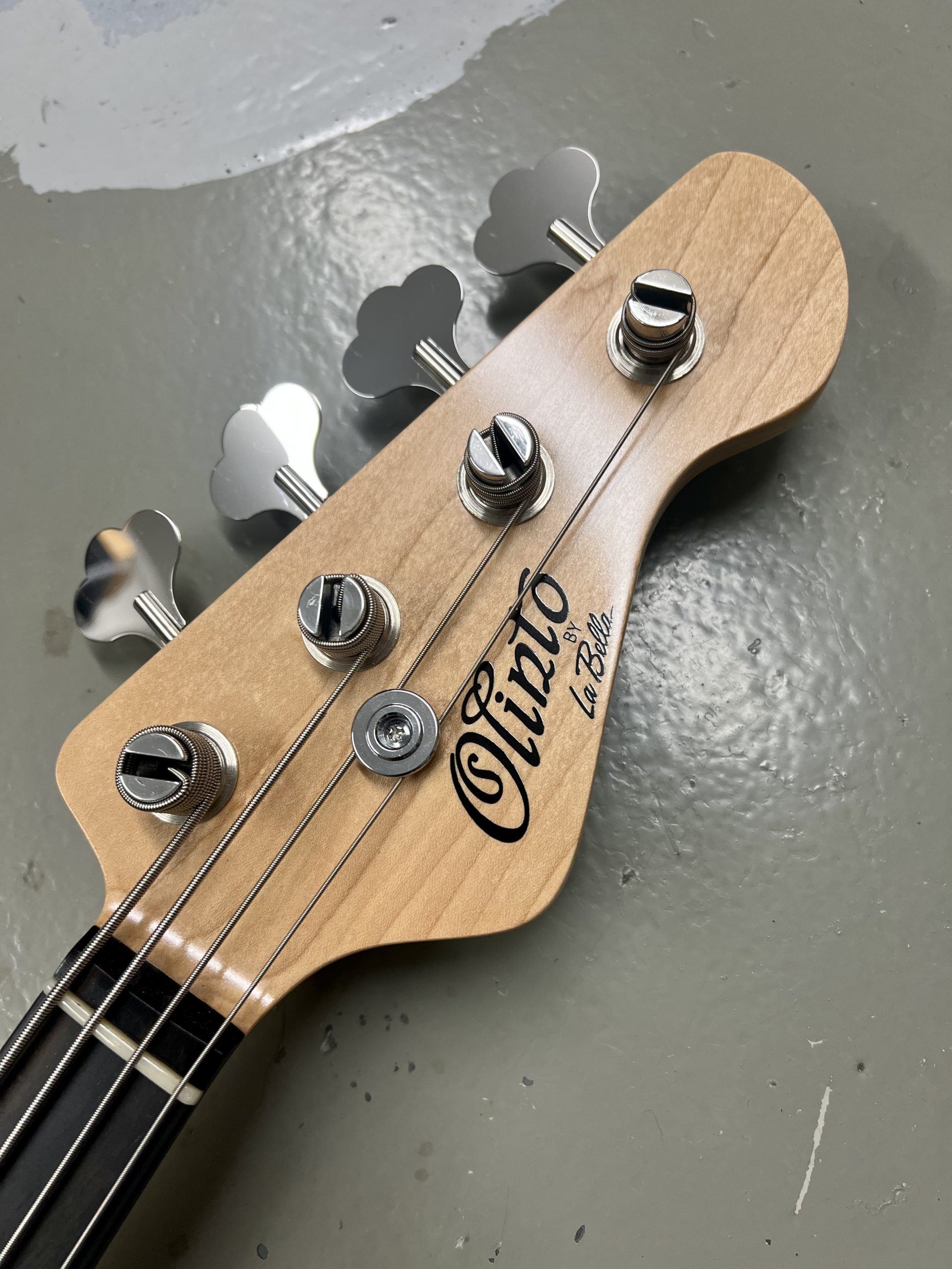 #J4-2123 Olinto 4-String Jazz Bass - Burst - Image 4
