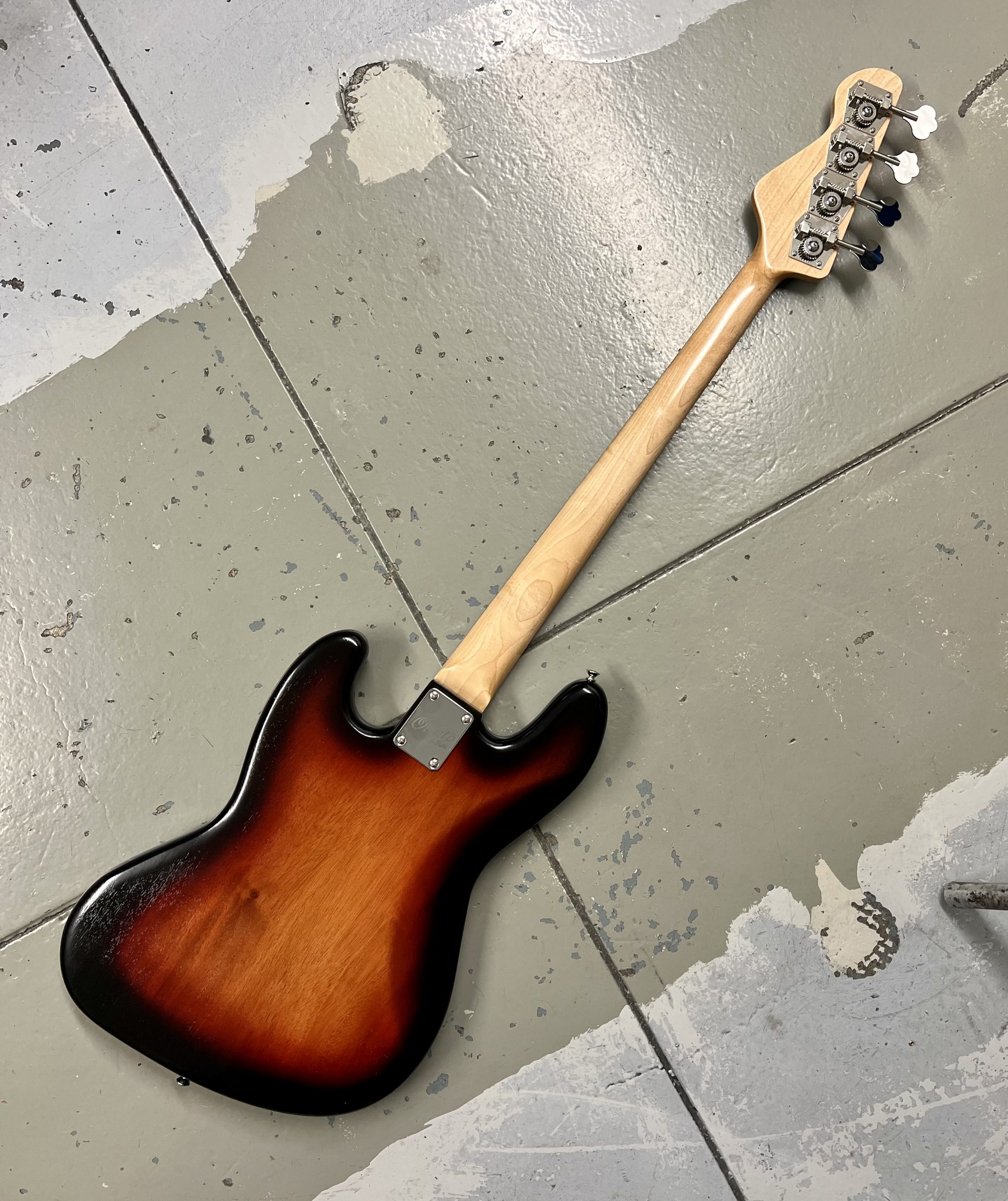 #J4-2123 Olinto 4-String Jazz Bass - Burst - Image 6