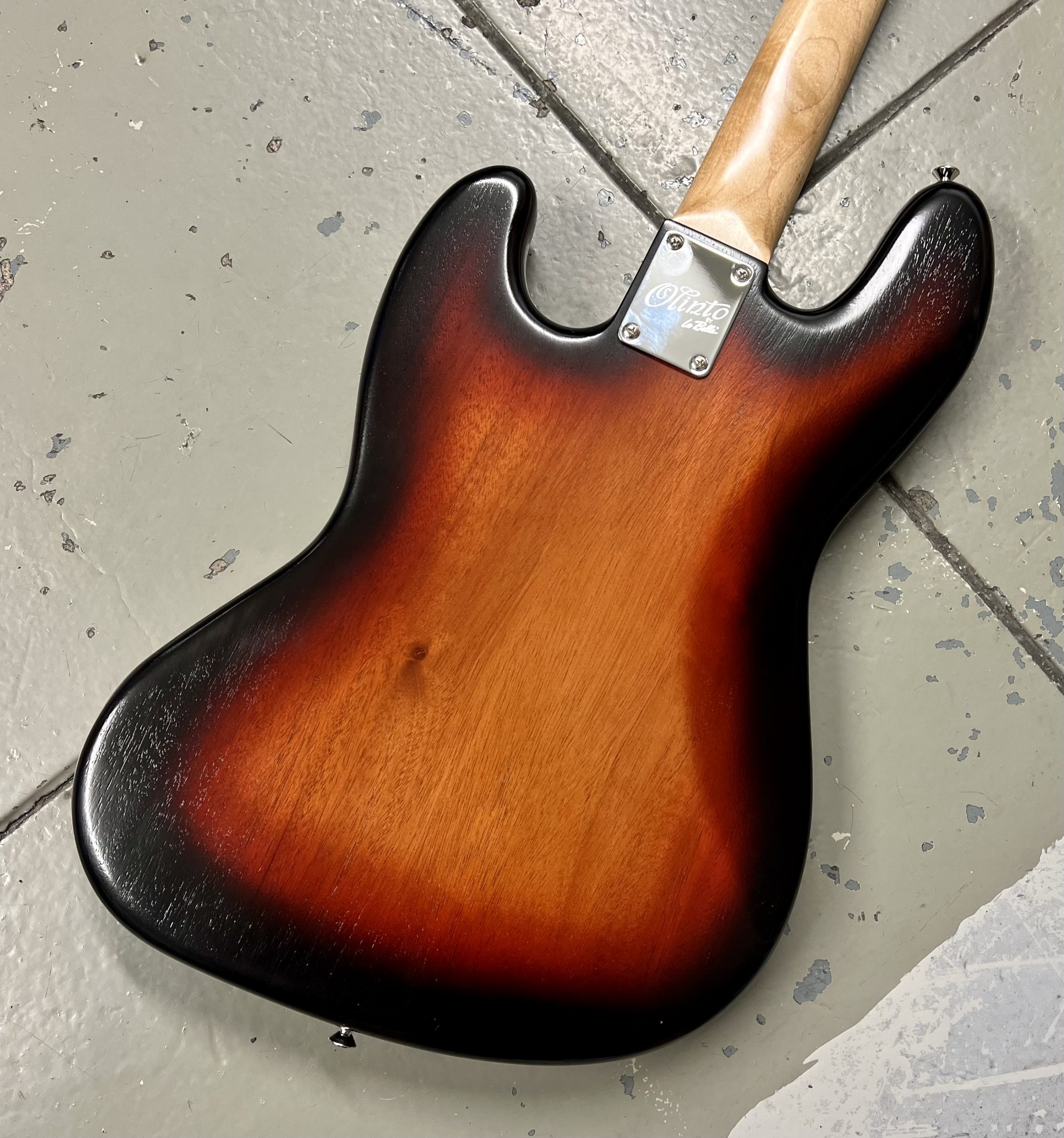 #J4-2123 Olinto 4-String Jazz Bass - Burst - Image 3