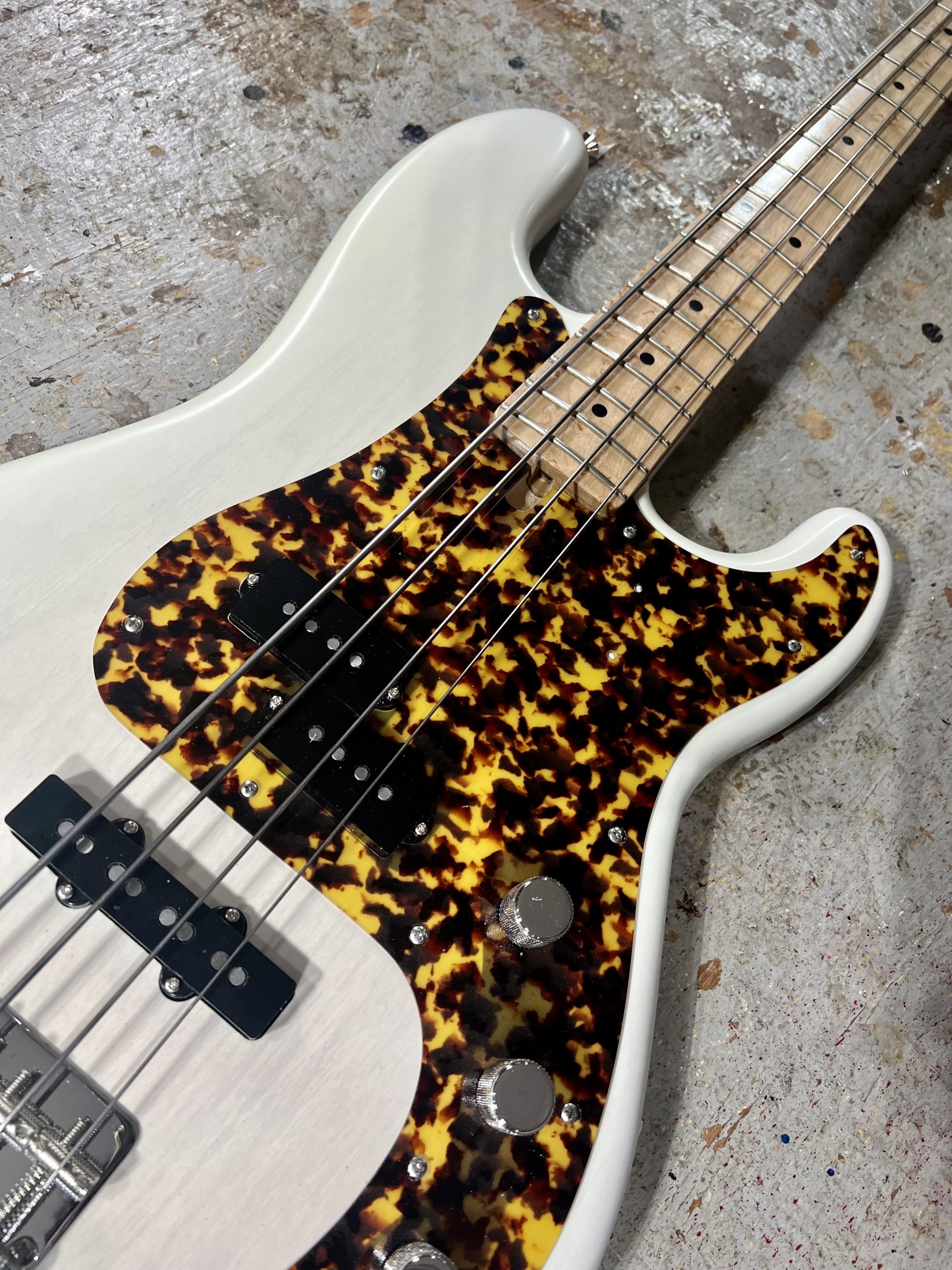 #PJ4-2160 Olinto 4-String PJ Bass - Trans Blonde - Image 2